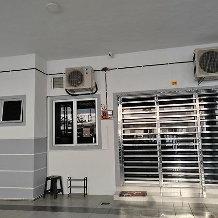 My Homestay Sitiawan - Astronaut Space House 8 Pax Exteriör bild