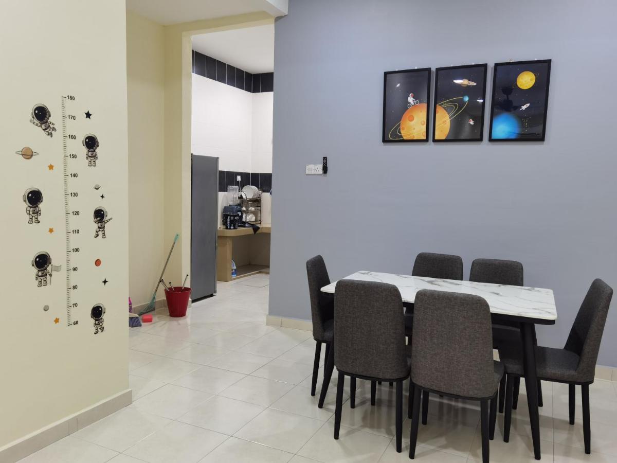 My Homestay Sitiawan - Astronaut Space House 8 Pax Exteriör bild