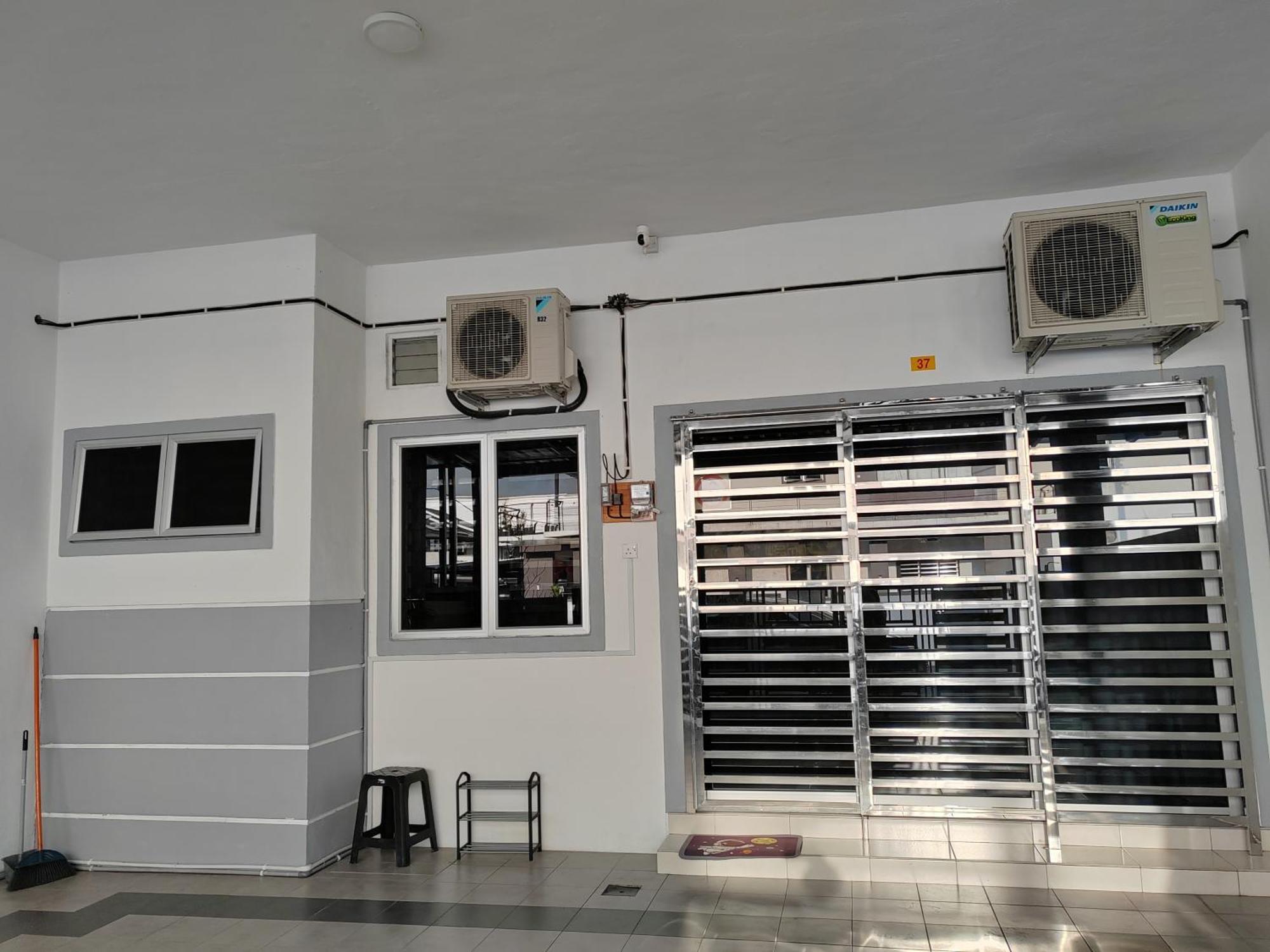 My Homestay Sitiawan - Astronaut Space House 8 Pax Exteriör bild